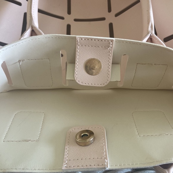 Vince Camuto blush pink large tote double handles cut out design - Picture 13 of 16